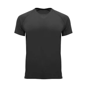 Дишаща спортна тениска в черен цвят - предна страна, показваща ергономичната кройка и модерен дизайн